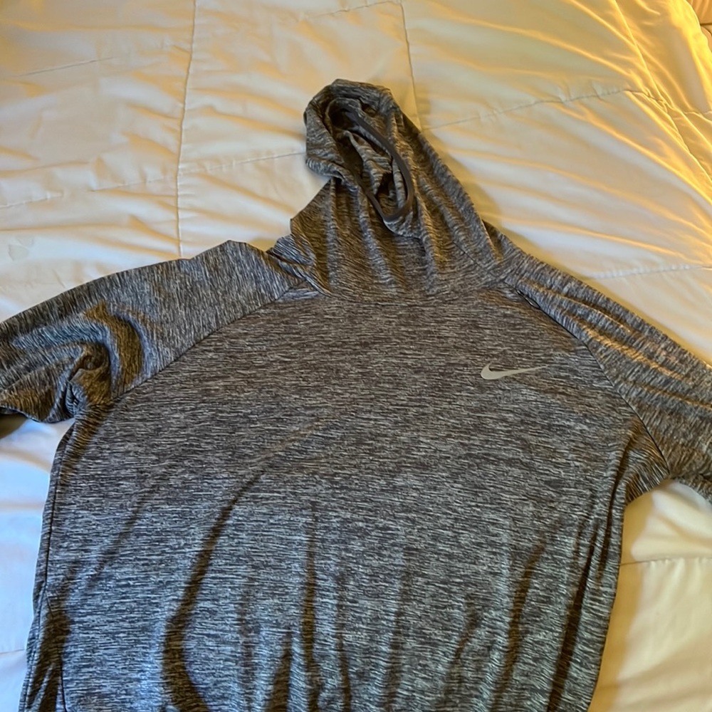 Nike dry fit workout sweatshirt